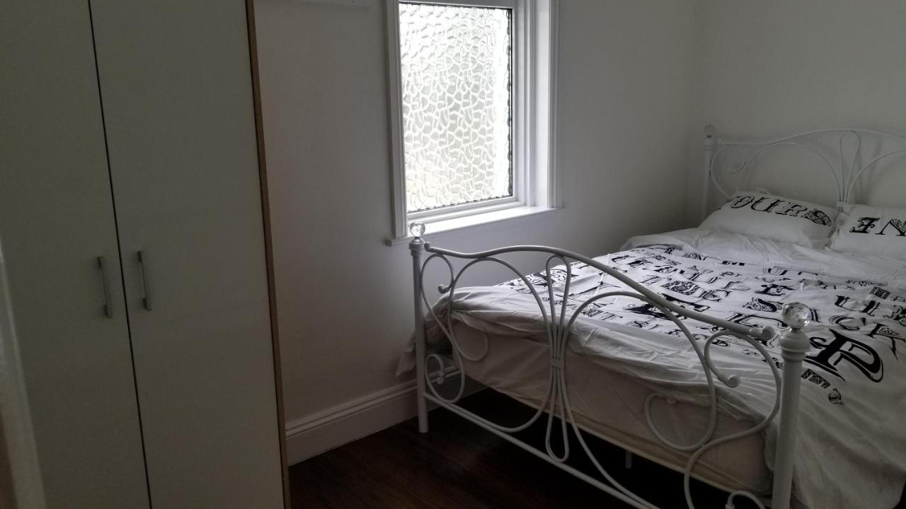 4 Bedroom House 10 Mins Walk To The Beach And Less Than A Mile From Bournemouth Main Station Exterior foto