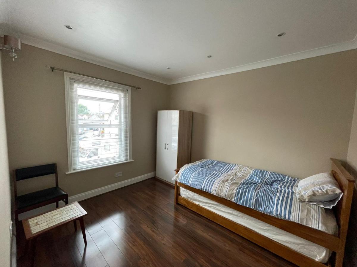 4 Bedroom House 10 Mins Walk To The Beach And Less Than A Mile From Bournemouth Main Station Exterior foto